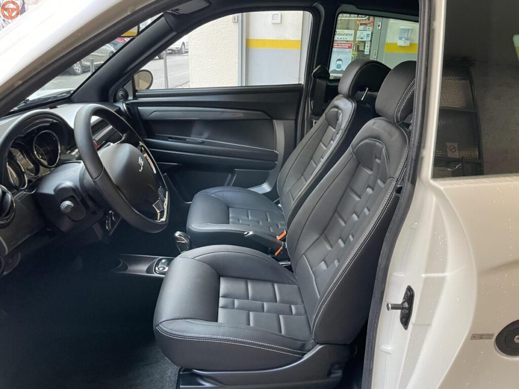 NOUVELLE LIGIER JS60 CHIC