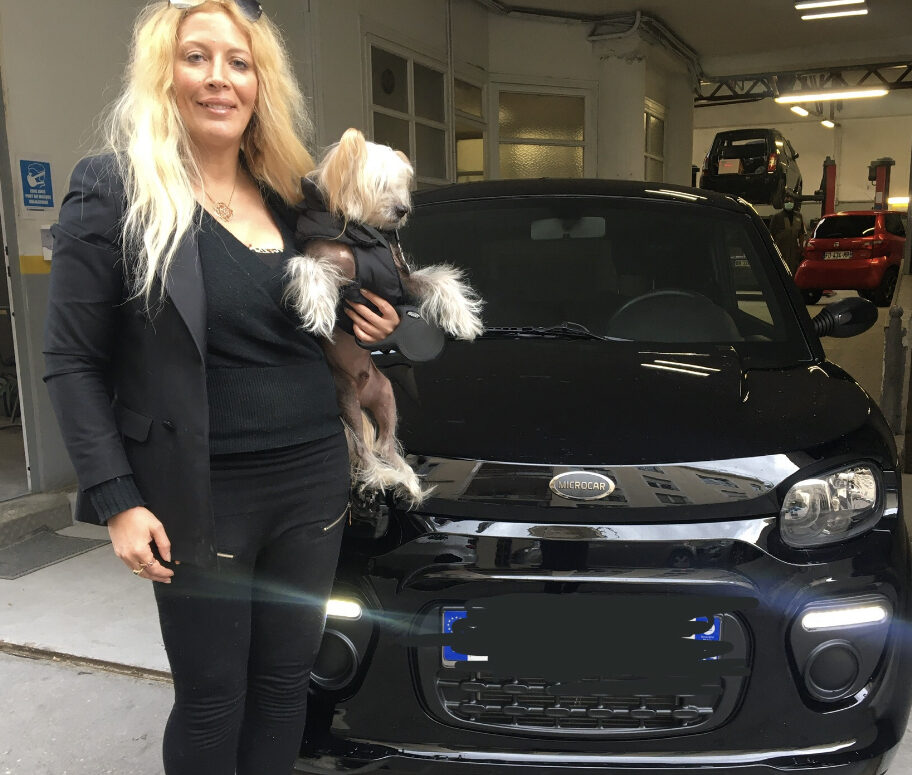 Loana choisit Espace Sans Permis 69 pour sa nouvelle voiture !