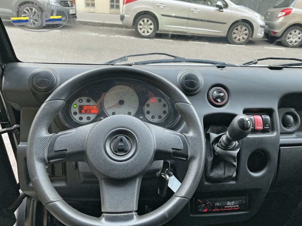 CAMION FOURGON AIXAM D-TRUCK