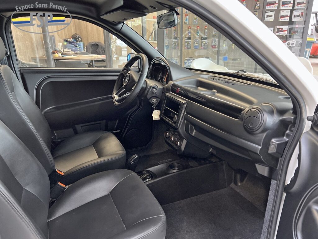 MICROCAR DUE INIIALE