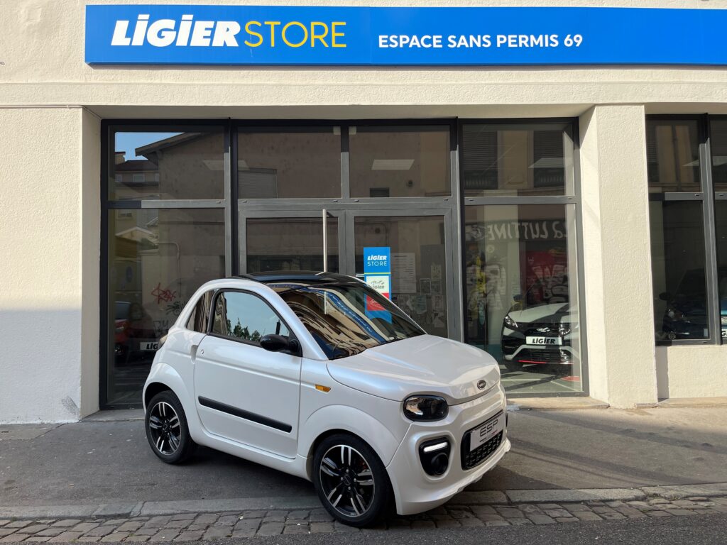 MICROCAR DUE MUST DCI