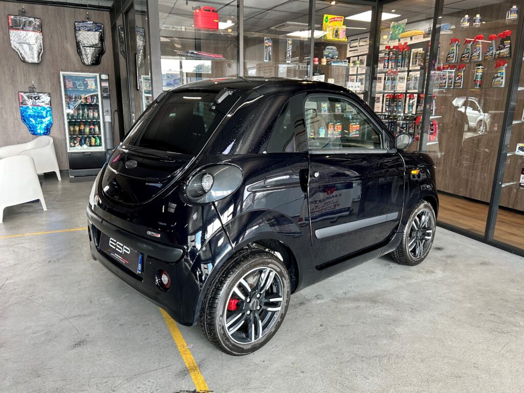 MICROCAR DUE MUST DCI