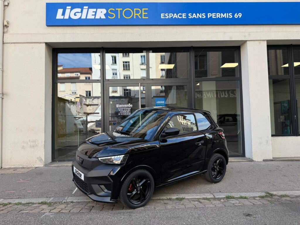 NOUVELLE LIGIER JS50 ELITE