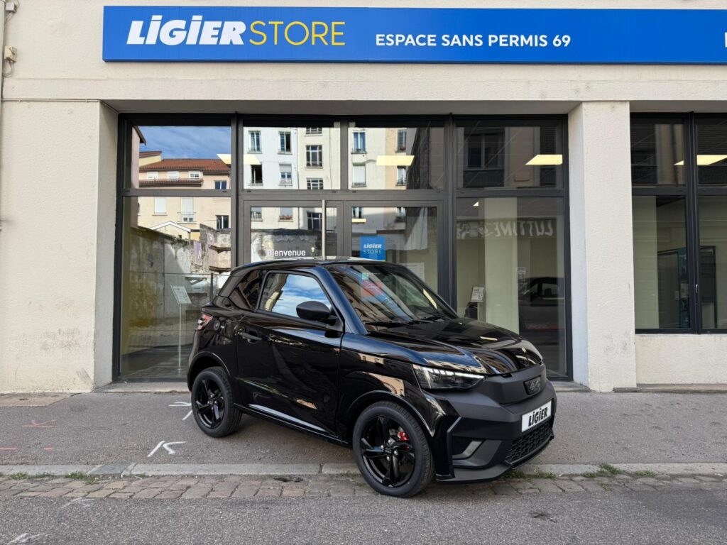 NOUVELLE LIGIER JS50 ELITE