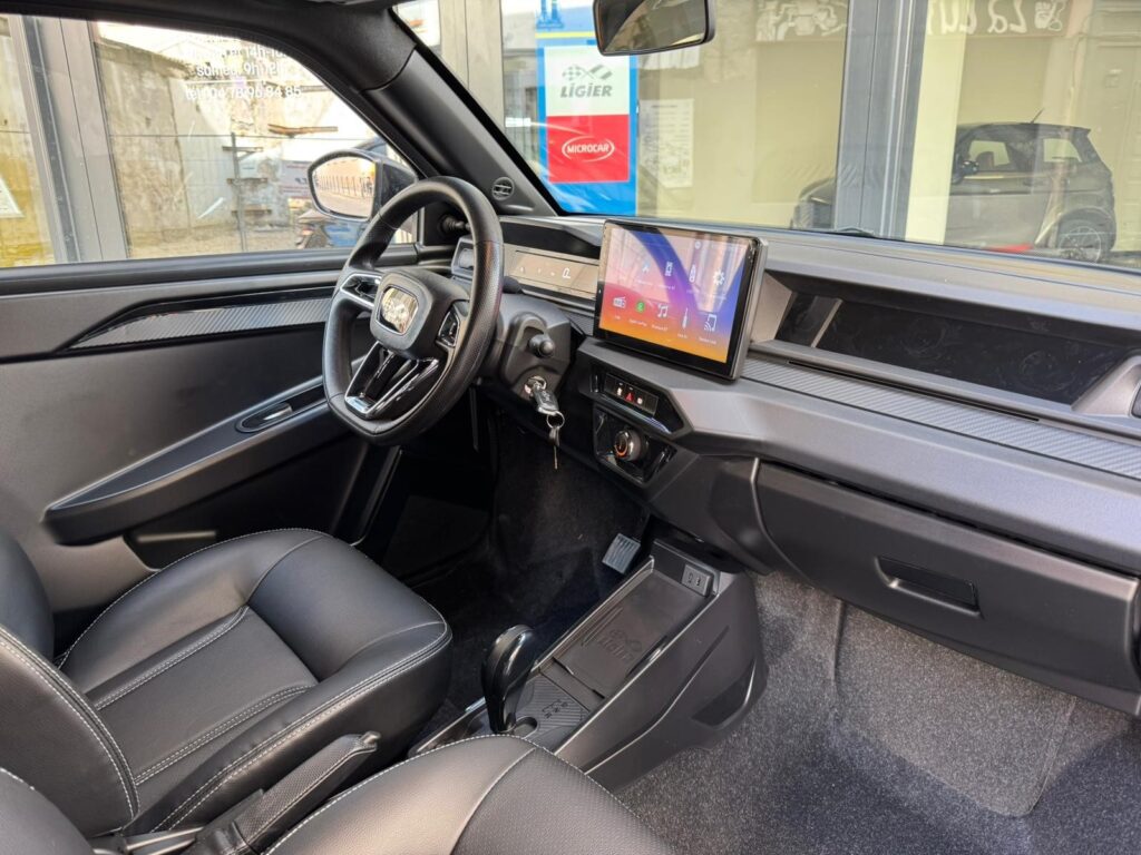 NOUVELLE LIGIER JS50 ELITE