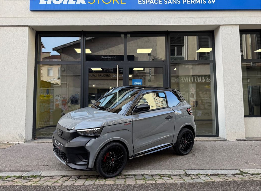 NOUVELLE LIGIER JS50 ULTIMATE