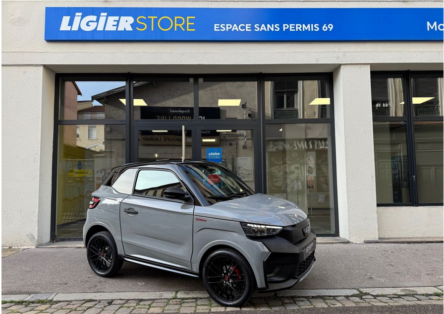 NOUVELLE LIGIER JS50 ULTIMATE