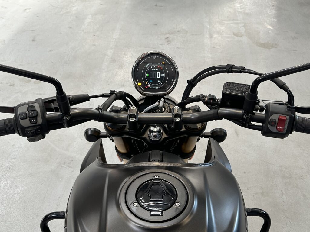 MOTO HERO HUNK 440