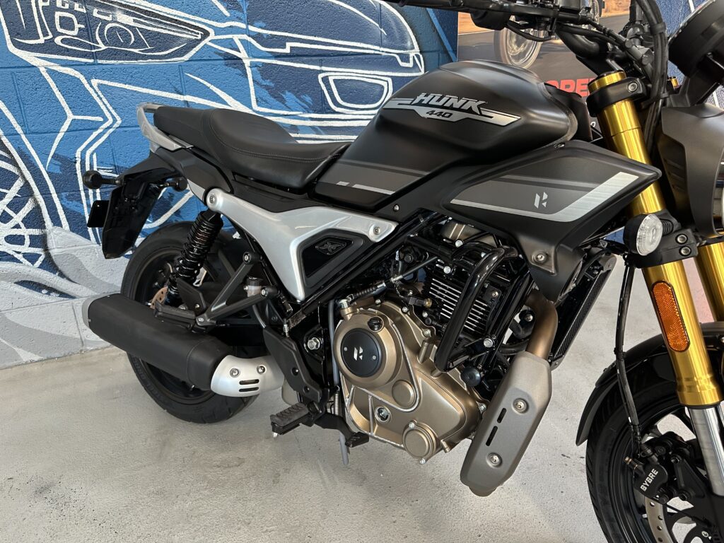 MOTO HERO HUNK 440