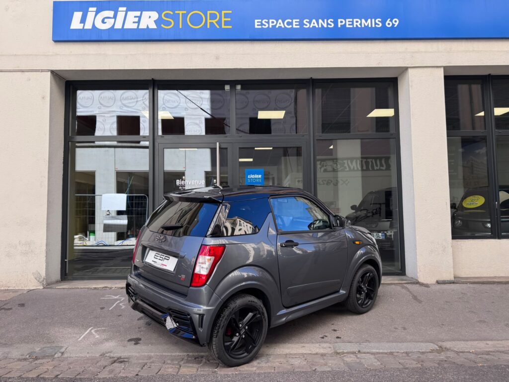 LIGIER JS50 DIRECTION ASSISTEE + CARPLAY